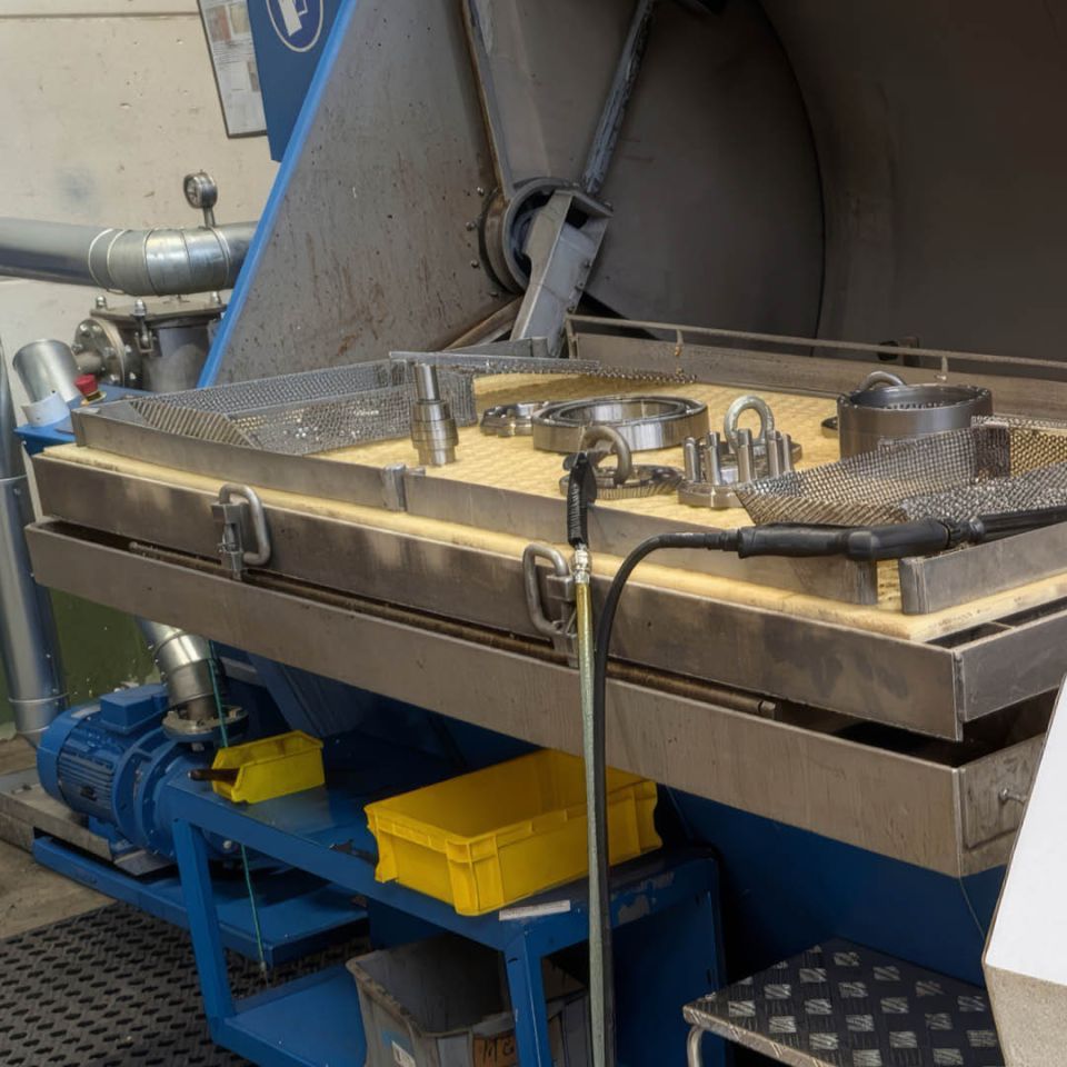 DST-Chemicals productline DST-DEGREEZ being used by our client Sumitomo Drive Technologies in our recent business case study